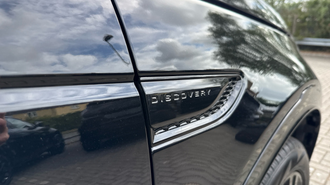Land Rover Discovery Sport 2.0 D200 Metropolitan 5dr Auto [5 Seat] Diesel Station Wagon - Image 24